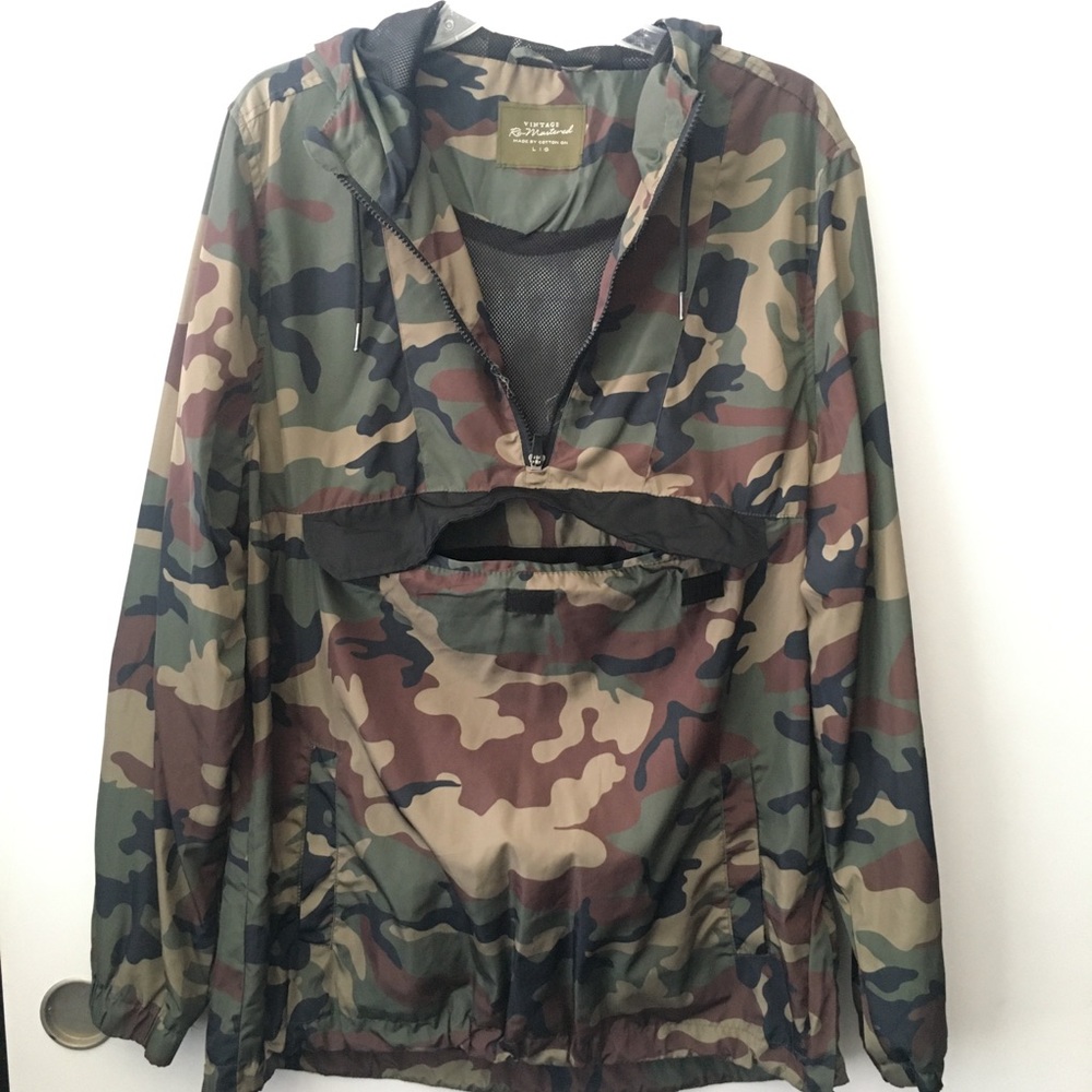 Camo Wind Breaker✨